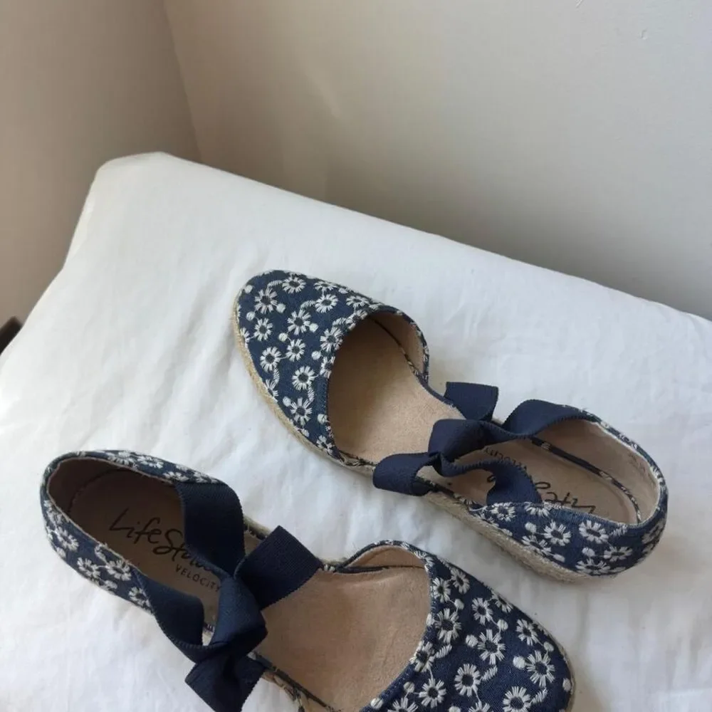 LifeStride Floral Embroidered Espadrille Flats Size 8.5